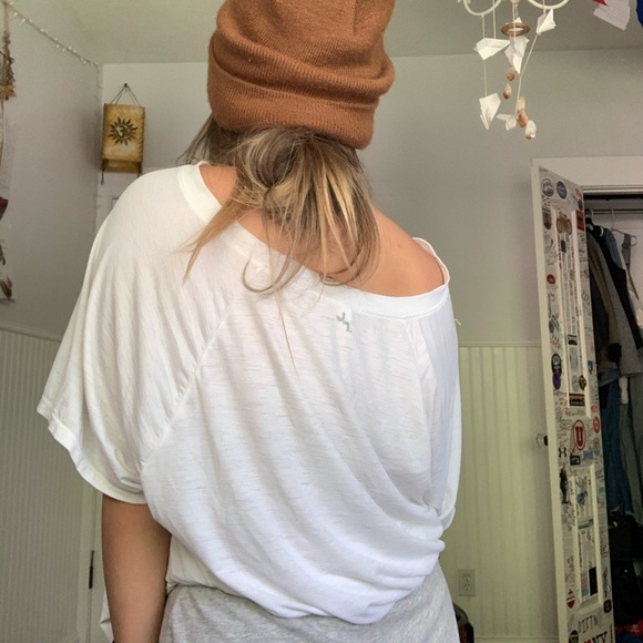 JL v neck short sleeve - Picture 6 of 7